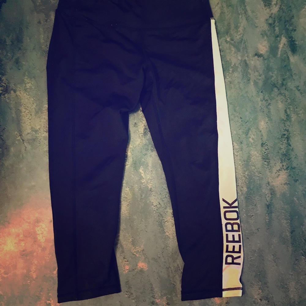 Black and white Reebok leggings